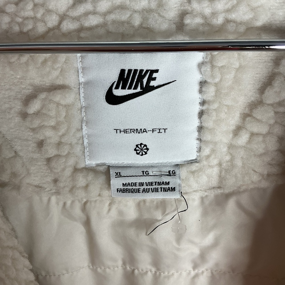 Nike Women's Off-White Teddy Jacket THERMA-FIT - Picture 10 of 11
